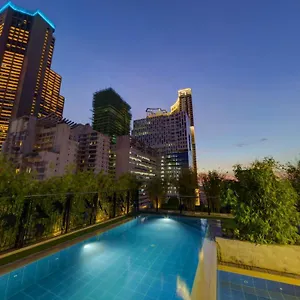 Y2 Managed By Hii Hotel Makati City